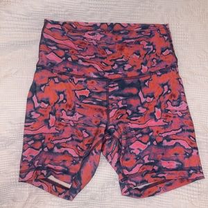 Lululemon 6 in biker shorts, size 6